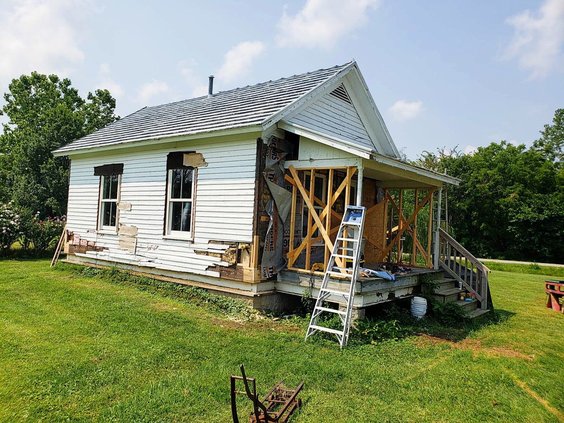 20210928-110811-64576136-2058-4a82-a51d-f3c7c9ea01d6-ptt-0806-house.jpg