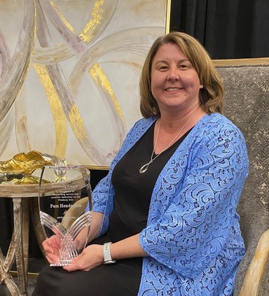 20210928-111217-aa6ef4a7-8c04-4a59-a579-5e89d75ff283-052221_pitt_banquet_web.jpg