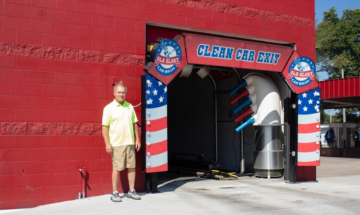 20250915-185708-397-250916-Ol' Glory with owner.jpg