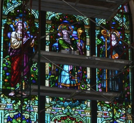 20221129-162410-221130-stainedglass2.png.jpg