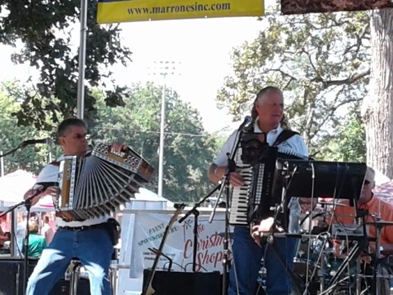 20220905-164450-220906-polka.jpg