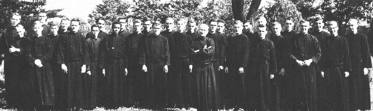 20231129-120654-thumbnail_St Paul's Graduation Photo.jpg
