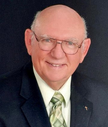 20240109-102354-240110-obit-w-flag-Robert Freeman.jpg
