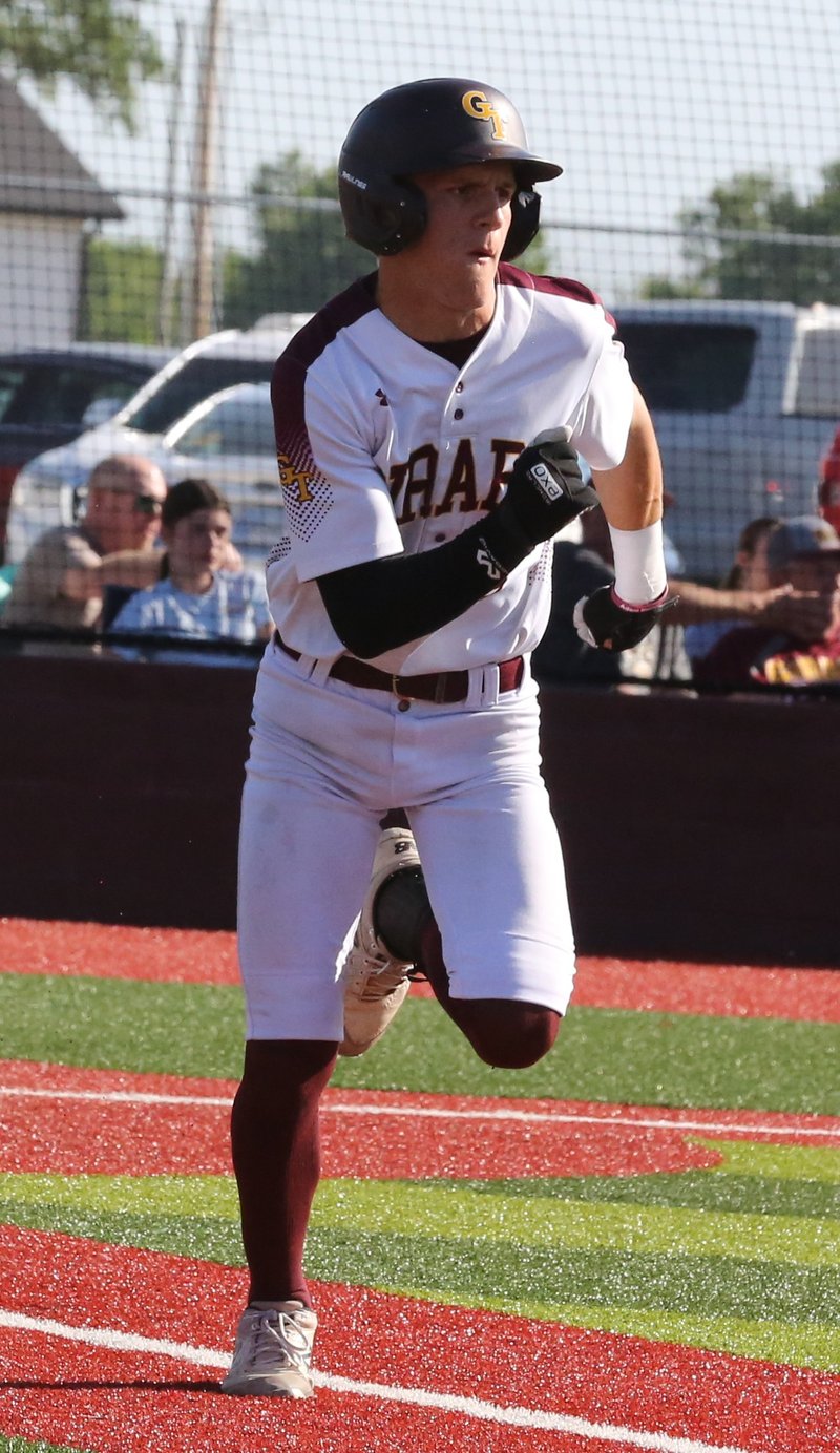 Robbie Bruning rounds the bases